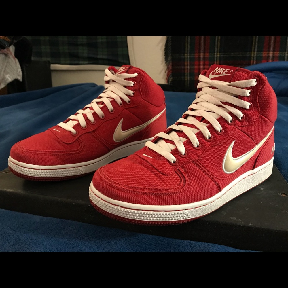 NIKE Air Indee